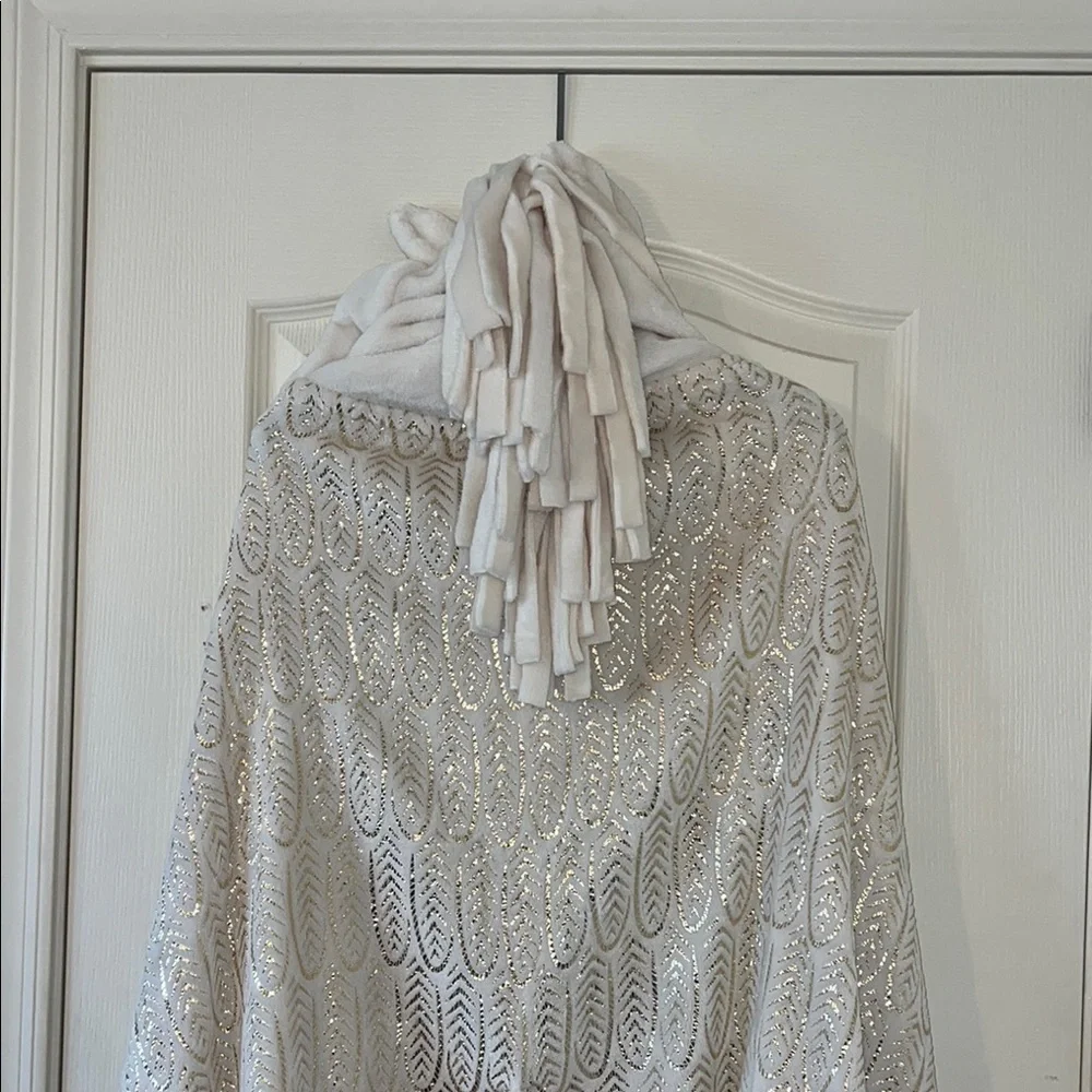 Cozy Cream Cape Unicorn Hooded Blanket‎ with pockets